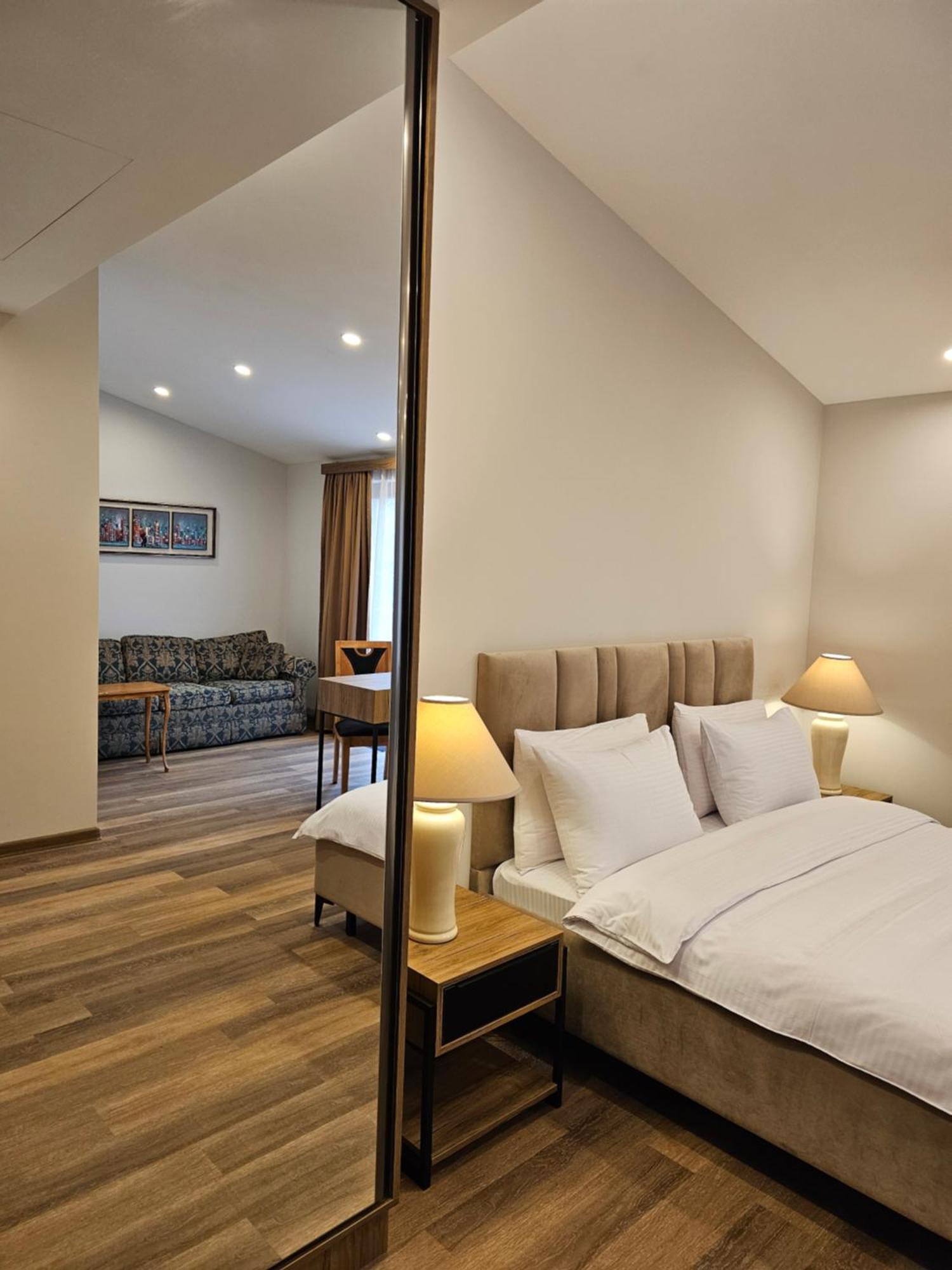 Hotel Avenue 30 Yerevan Exterior foto