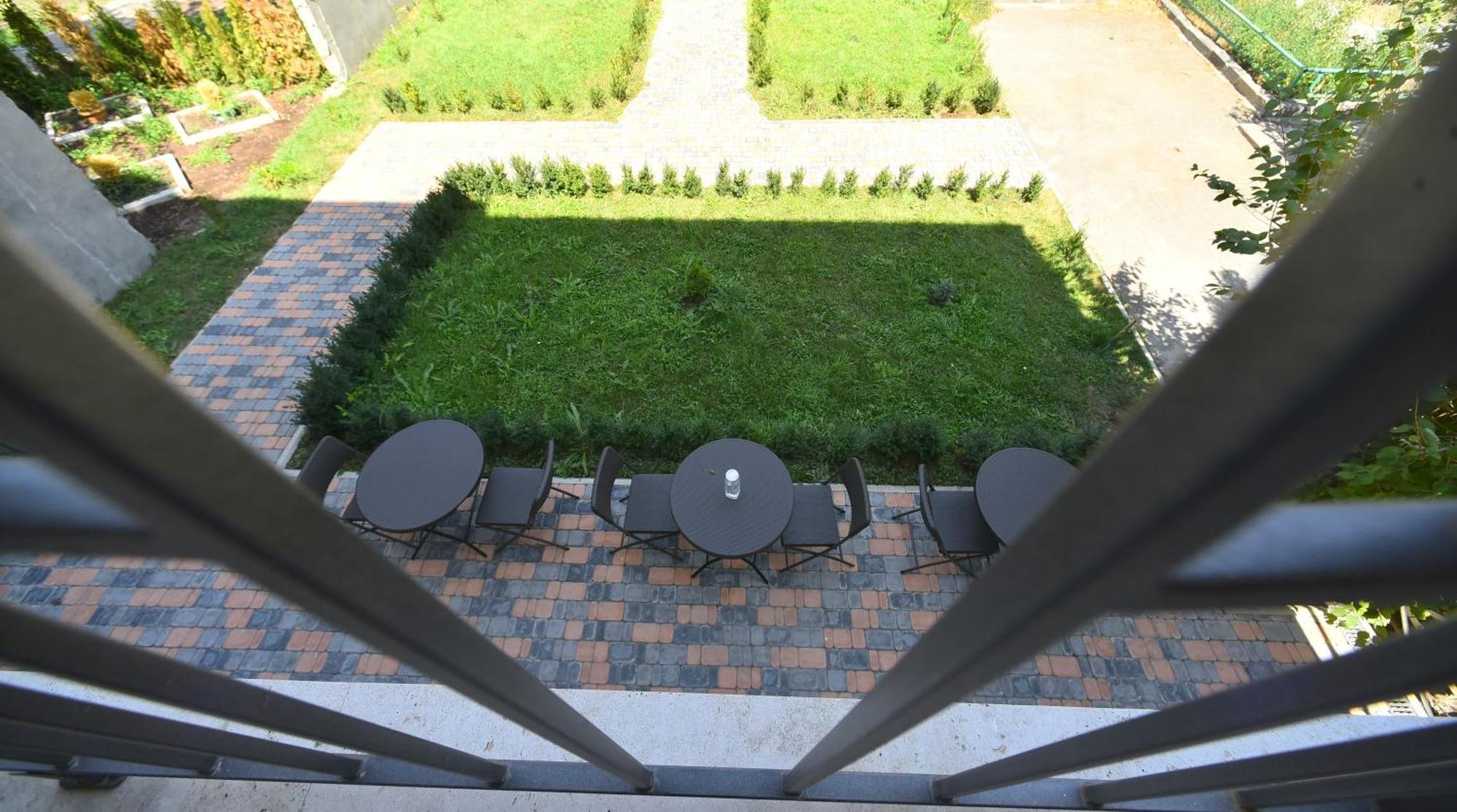 Hotel Avenue 30 Yerevan Exterior foto
