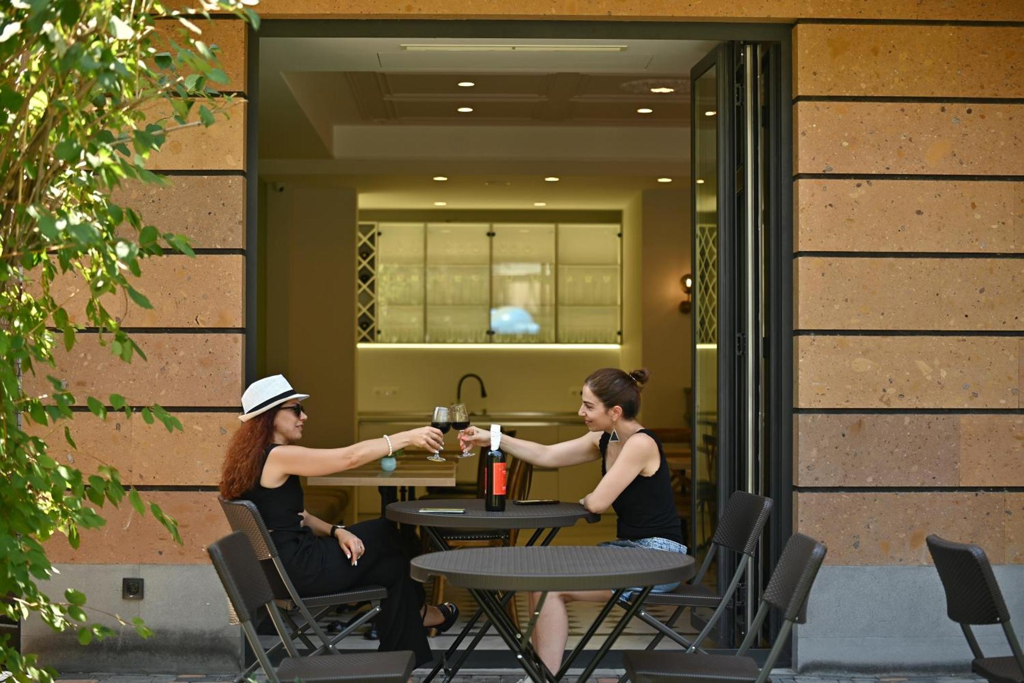 Hotel Avenue 30 Yerevan Exterior foto
