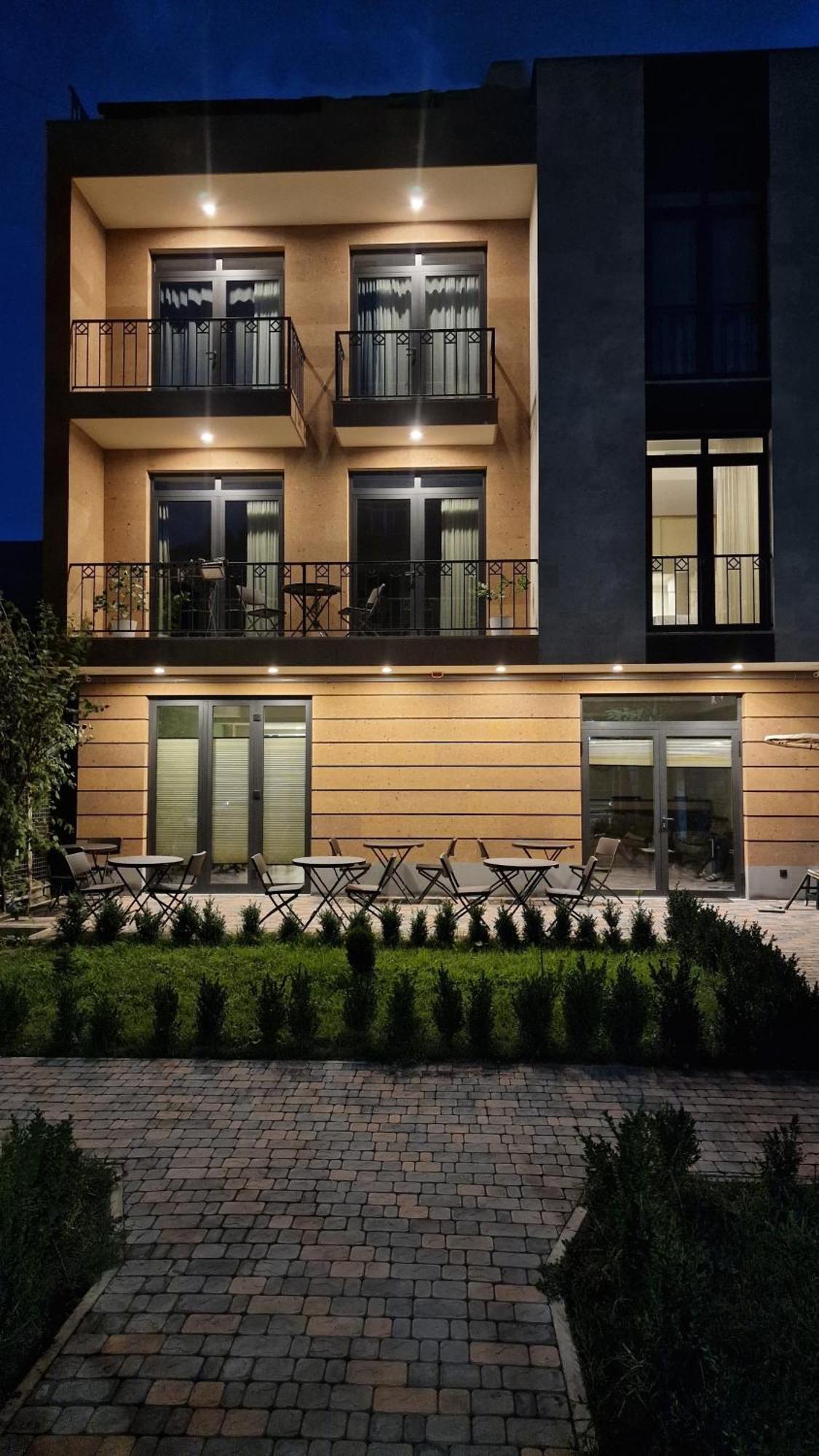 Hotel Avenue 30 Yerevan Exterior foto