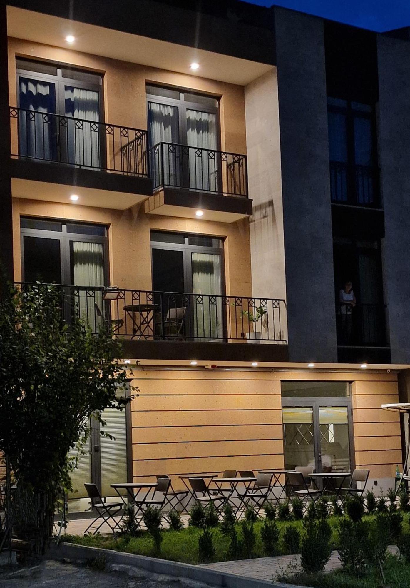 Hotel Avenue 30 Yerevan Exterior foto